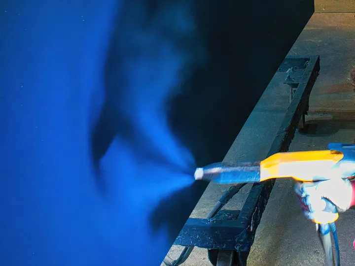 Metalen onderdelen in verschillende speciale kleuren poedercoating